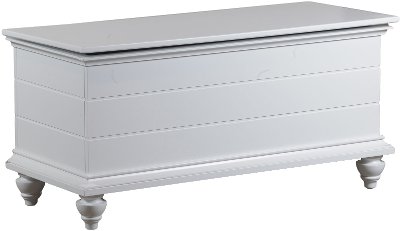 Casual Classic White Cedar Chest - Heritage