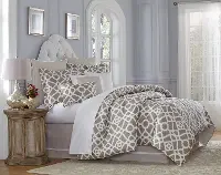 Harper Queen 9 Piece Bedding Collection