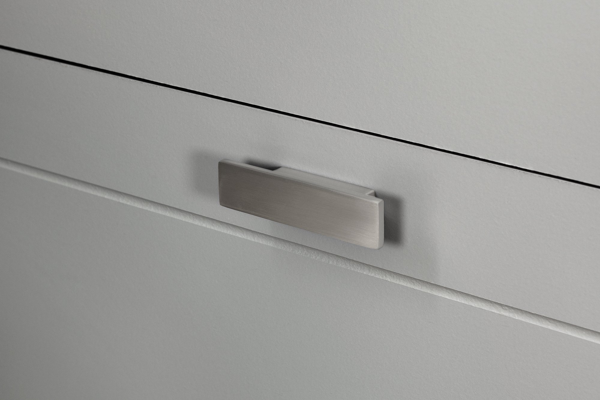 10270 Soft Gray 4-Drawer Chest - Reevo -3