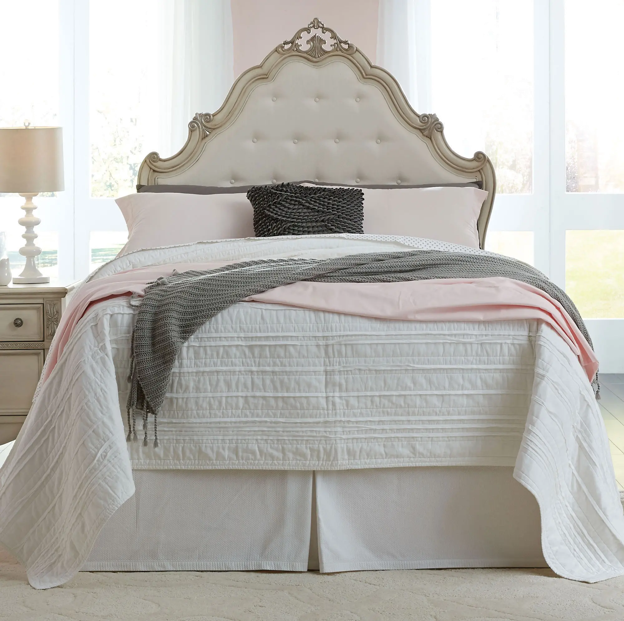Antique White Traditional Twin Bed - Giselle-1