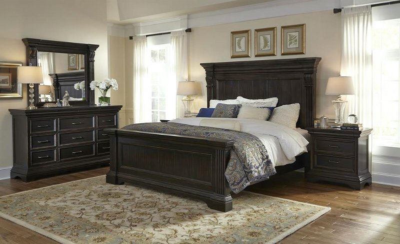 Traditional Dark Brown 4 Piece Queen Bedroom Set Caldwell