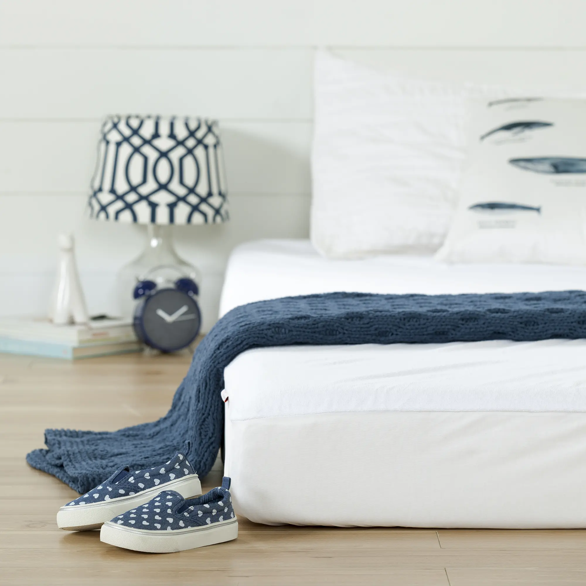 100173 6 Inch Twin Mattress with Mattress Cover - Somea-1