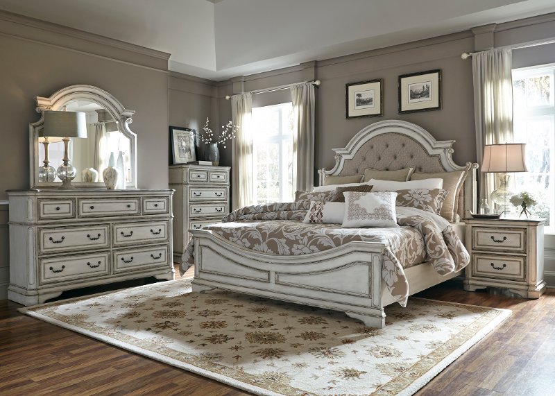 Antique White Traditional 4 Piece Queen Bedroom Set Magnolia