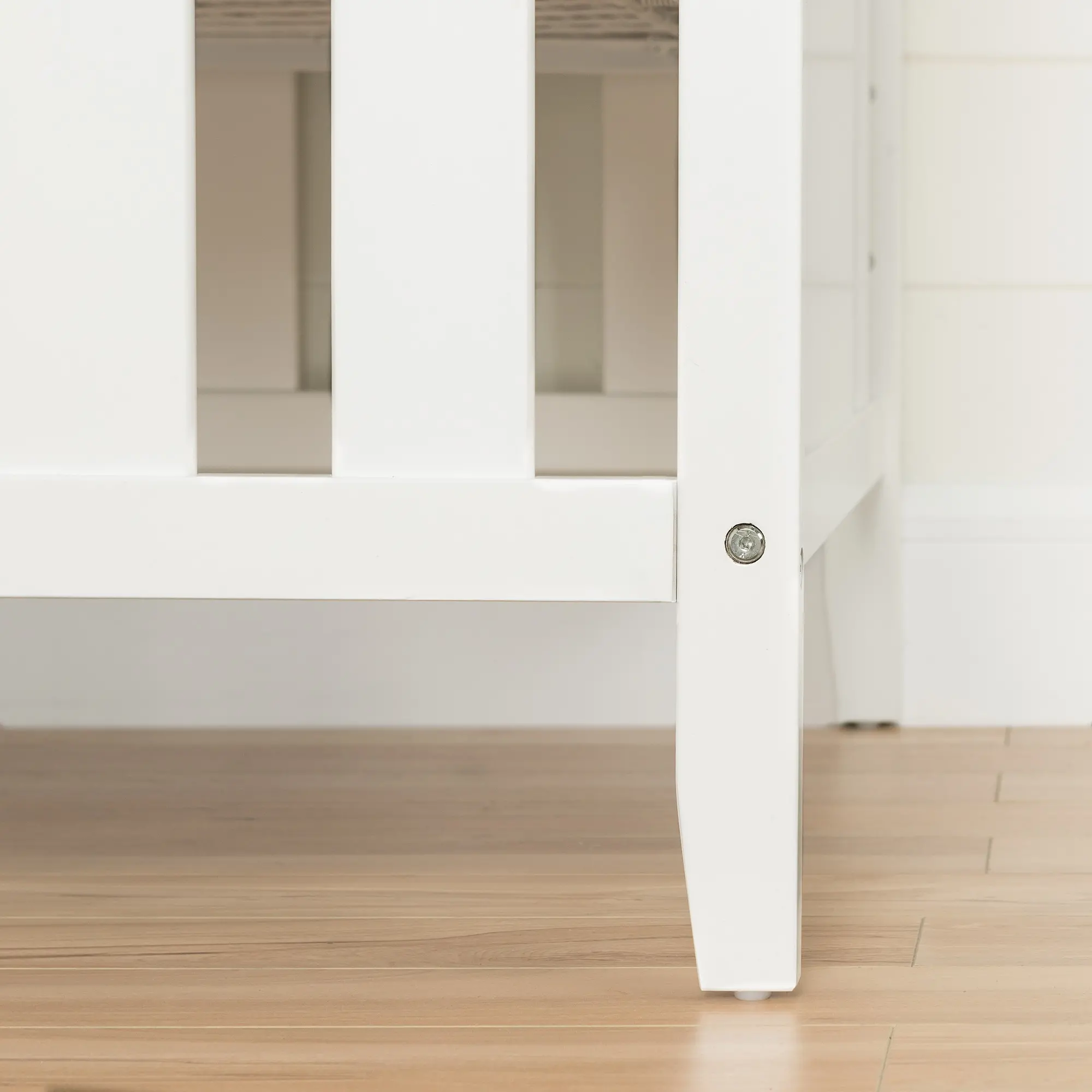 10721 White Crib with Toddler Rail - Reevo-5