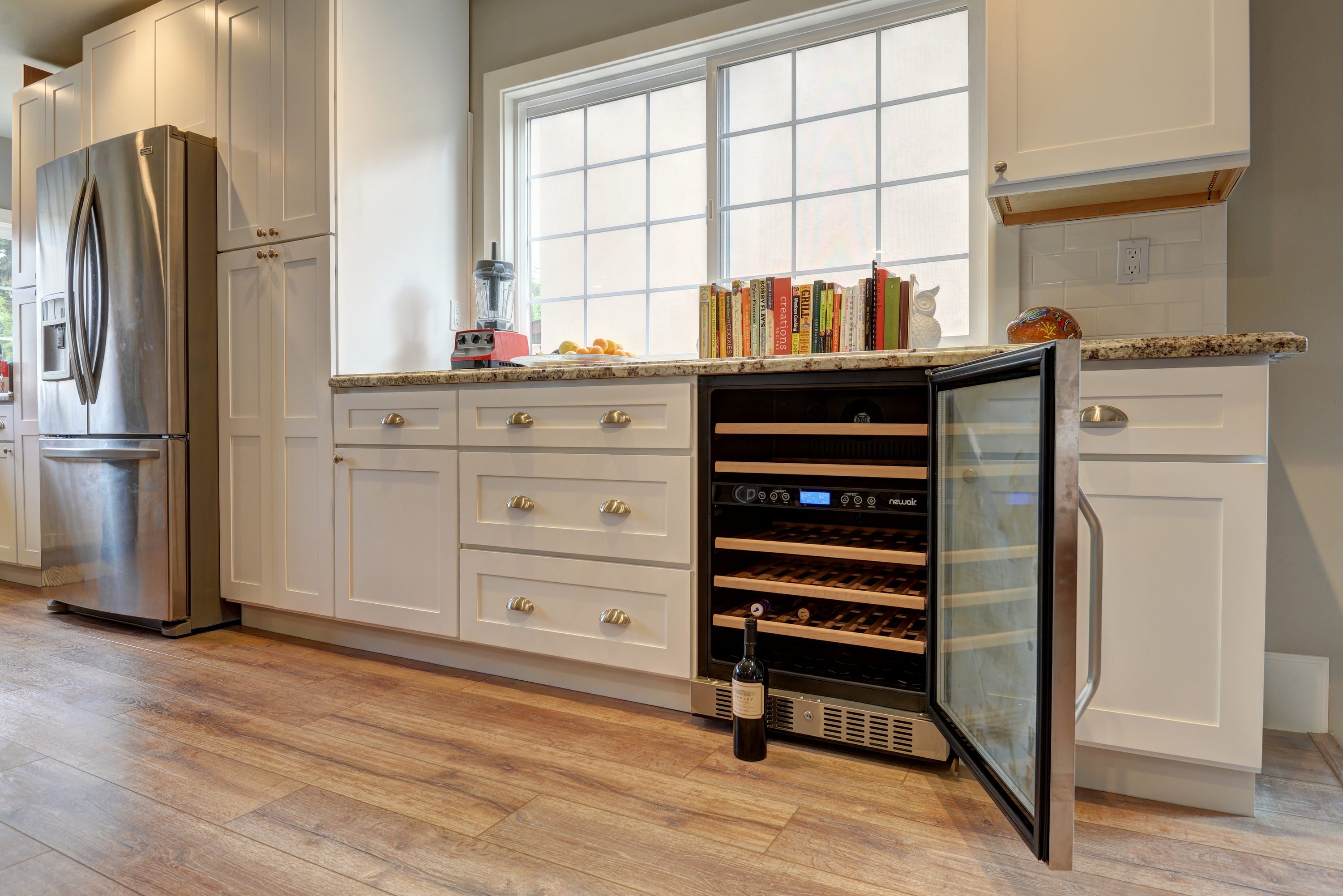 AWR-460DB Stainless Steel/ Black 46 Bottle Wine Cooler-3