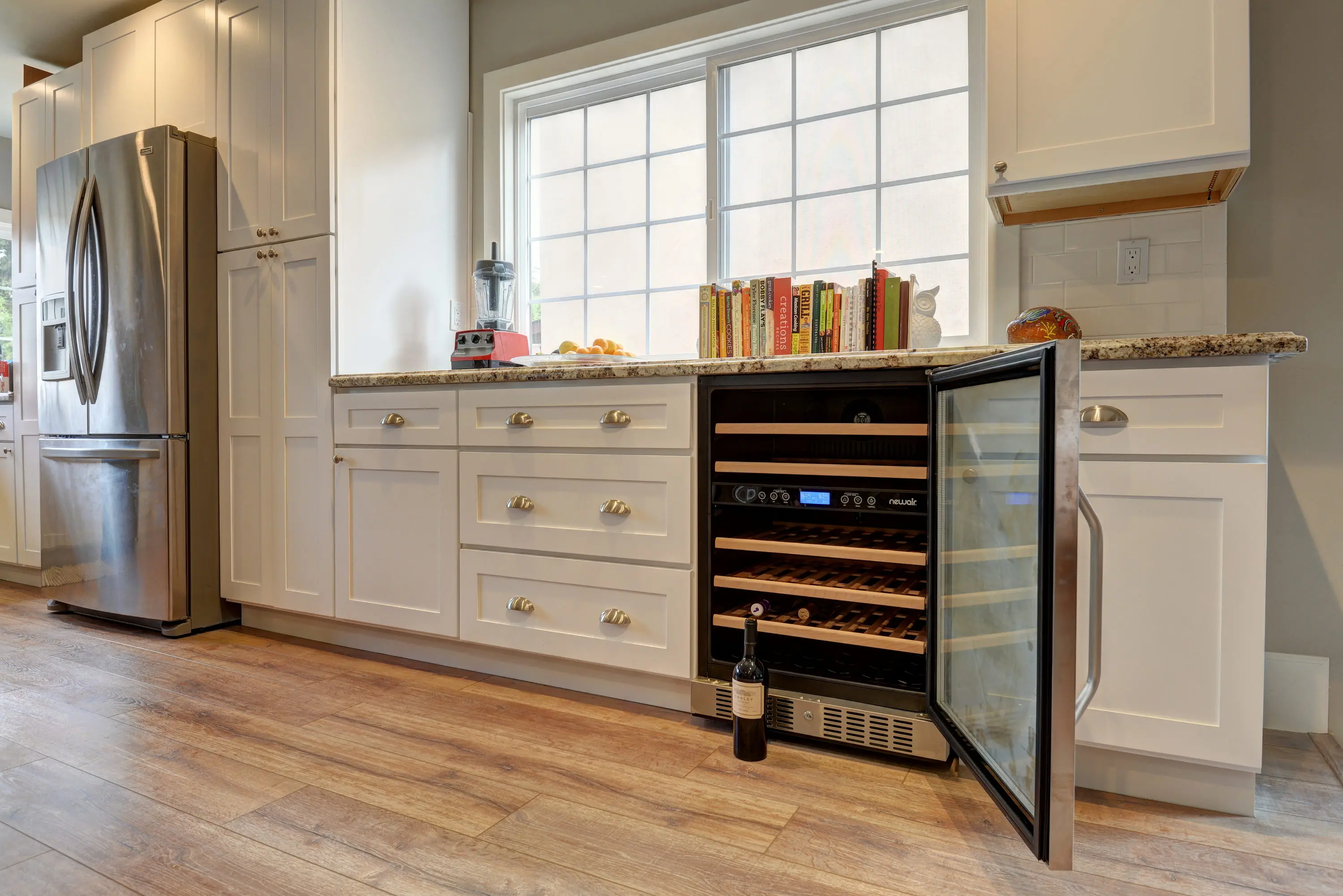 AWR-460DB Stainless Steel/ Black 46 Bottle Wine Cooler-3