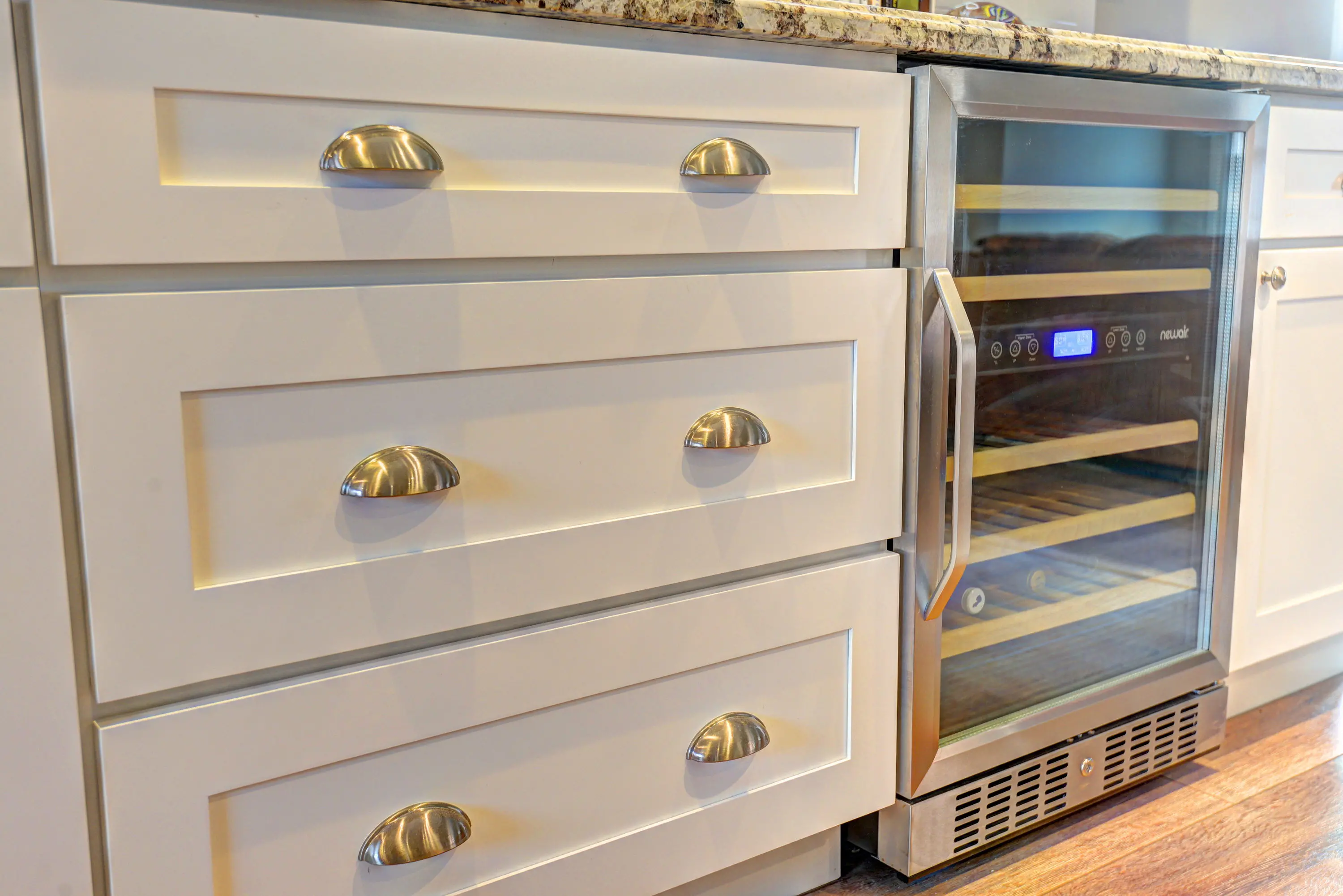 AWR-460DB Stainless Steel/ Black 46 Bottle Wine Cooler-5