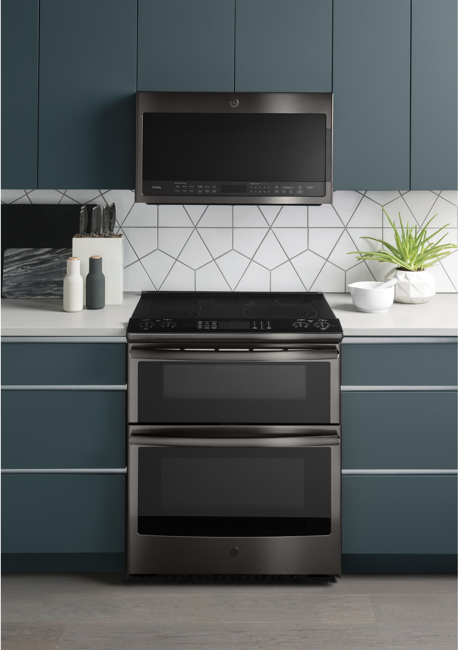 PVM9005BLTS GE Profile Series 2.1 Cu. Ft. Over-the-Range Sensor Microwave Oven - Black Stainless Steel-3