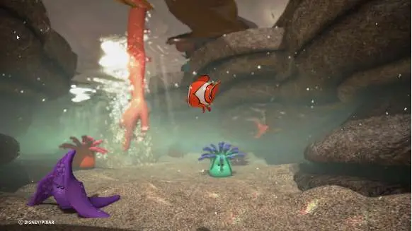 XB1 MIC GYN001 Rush: Disney + Pixar Adventure - Xbox One-2
