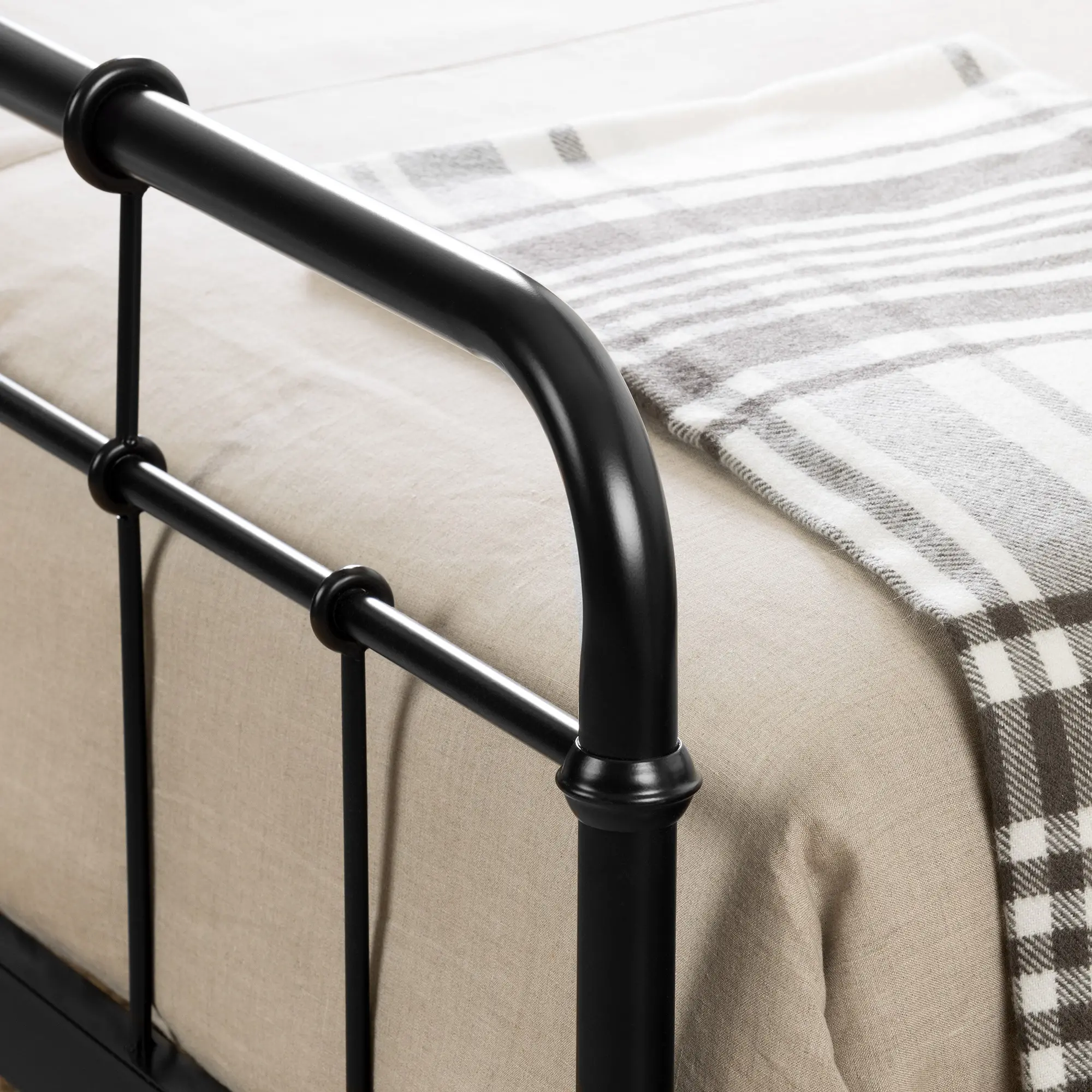 11683 Versa Black Industrial Metal Queen Platform Bed-3