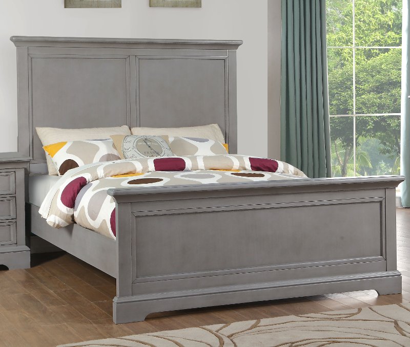 Tamarack Casual Classic Gray King Size, Rc Willey King Size Bed