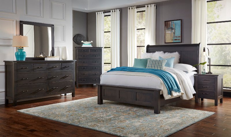 Classic Distressed Cherry 4 Piece Queen Bedroom Set Colin