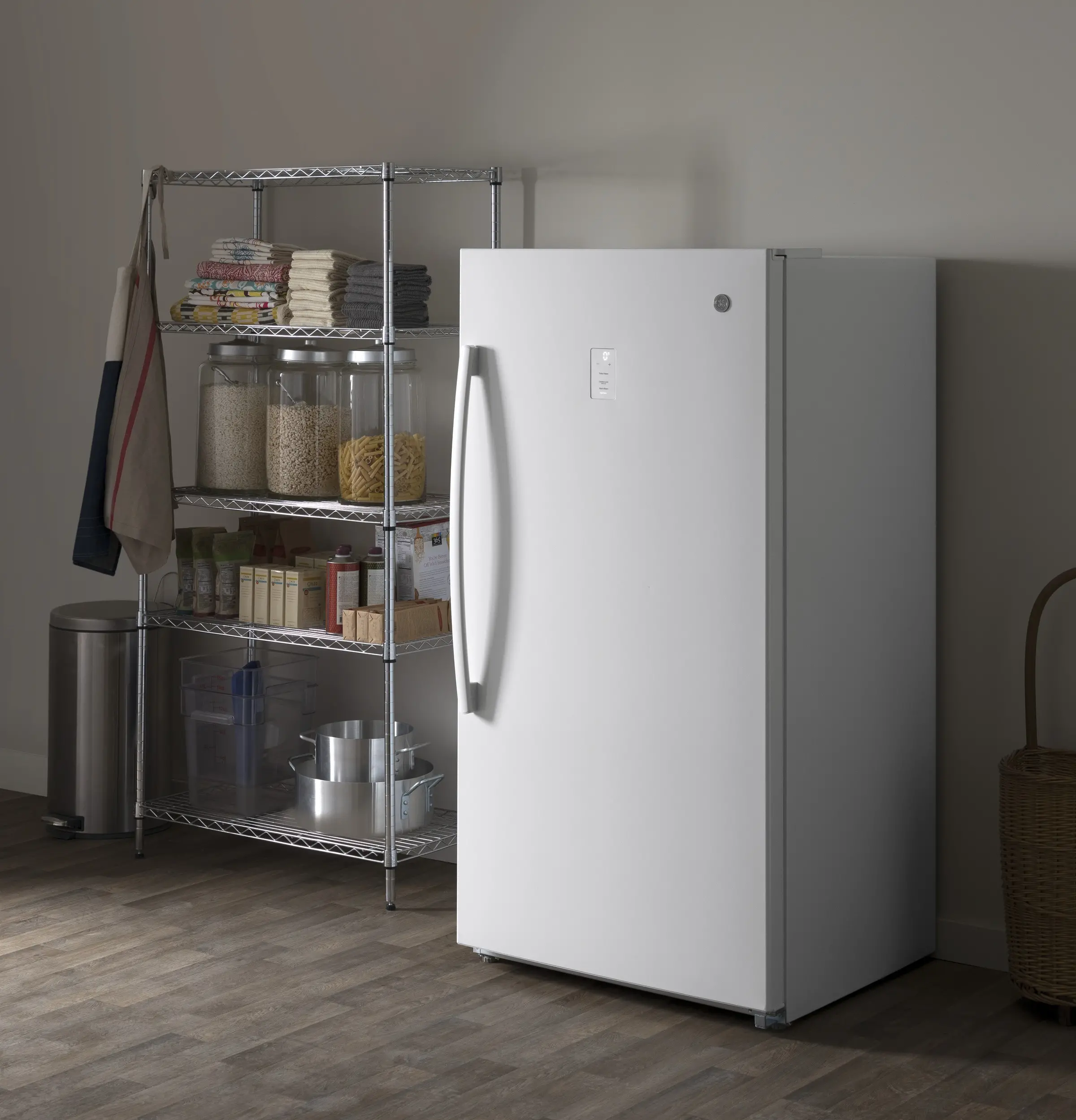 FUF17DLRWW GE 17.3 cu ft Upright Freezer - White-6