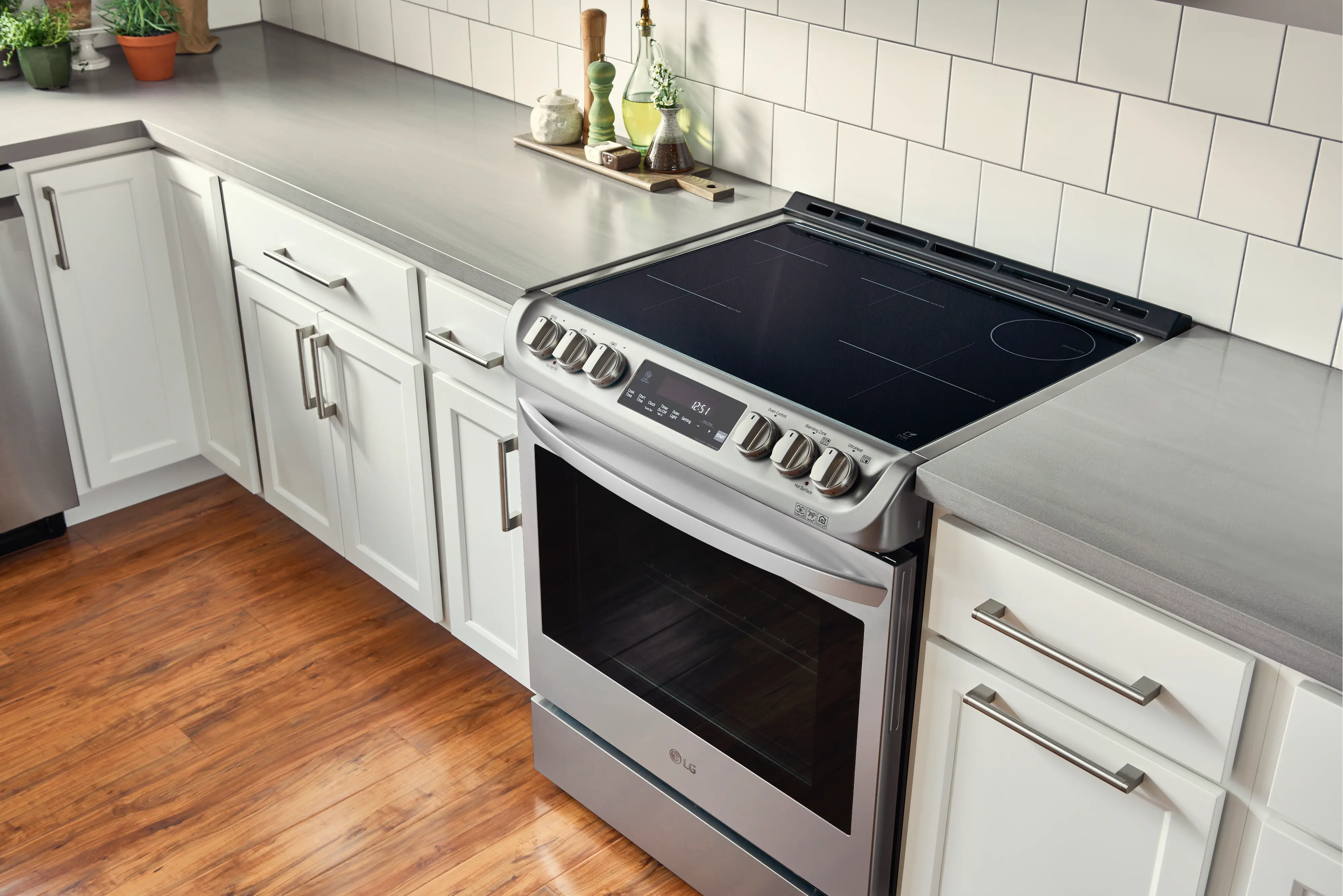LSE4616ST LG 30 Inch Induction Smart Range - 6.3 cu. ft., Stainless Steel-6