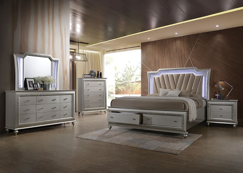 Champagne Platinum 4 Piece Queen Bedroom Set Kaitlyn