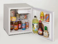 RM17T0W Avanti Compact Refrigerator - White-2
