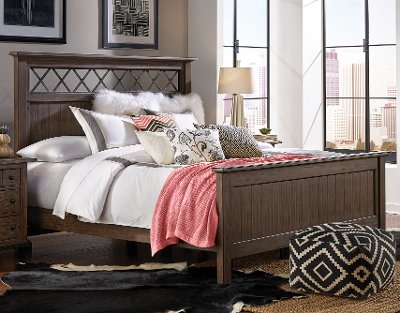 Classic Brown Queen Bed - Stone Mountain