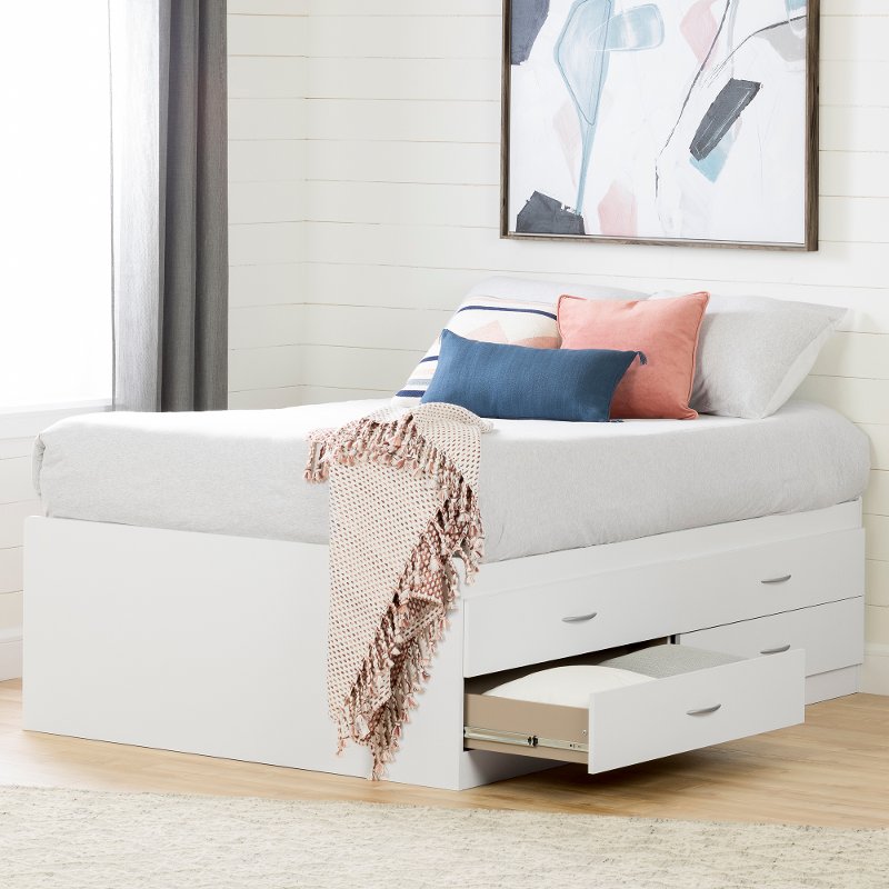 white full size platform bed