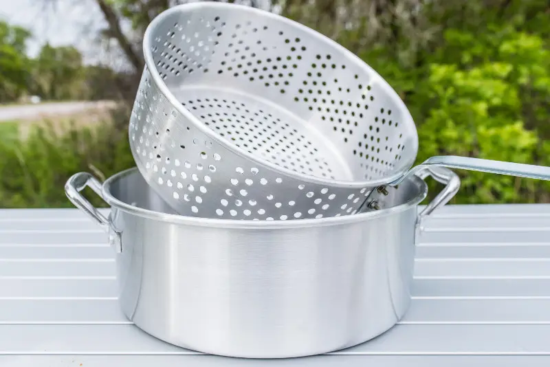 DP10 Camp Chef 10.5 Quart Aluminum Frying Pot Set-2