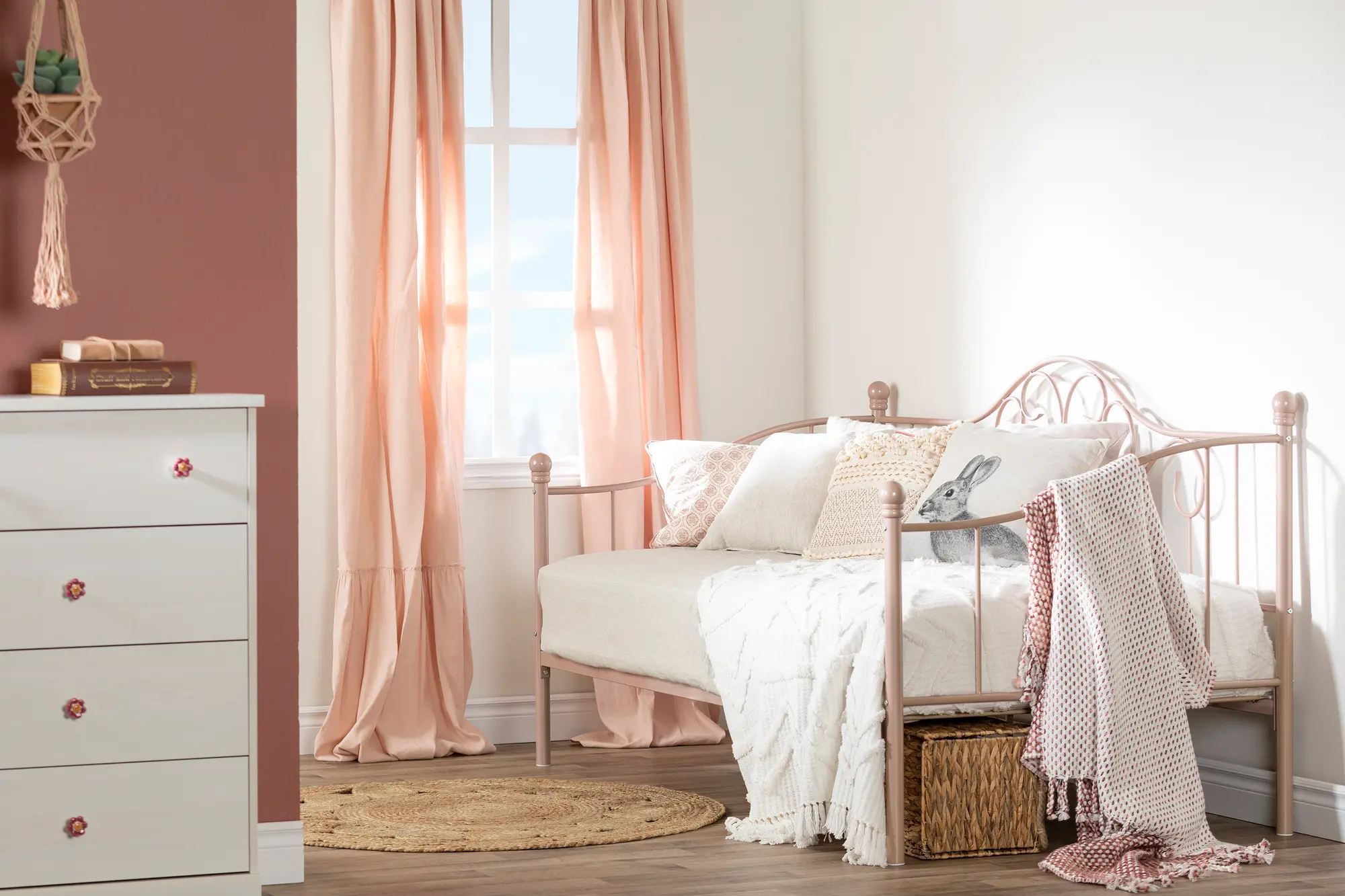12165 Classic Pink Metal Daybed - Lily Rose-2