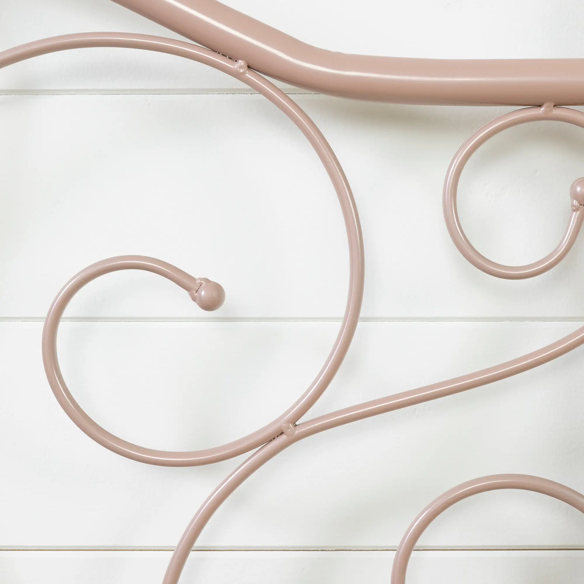 12165 Classic Pink Metal Daybed - Lily Rose-3