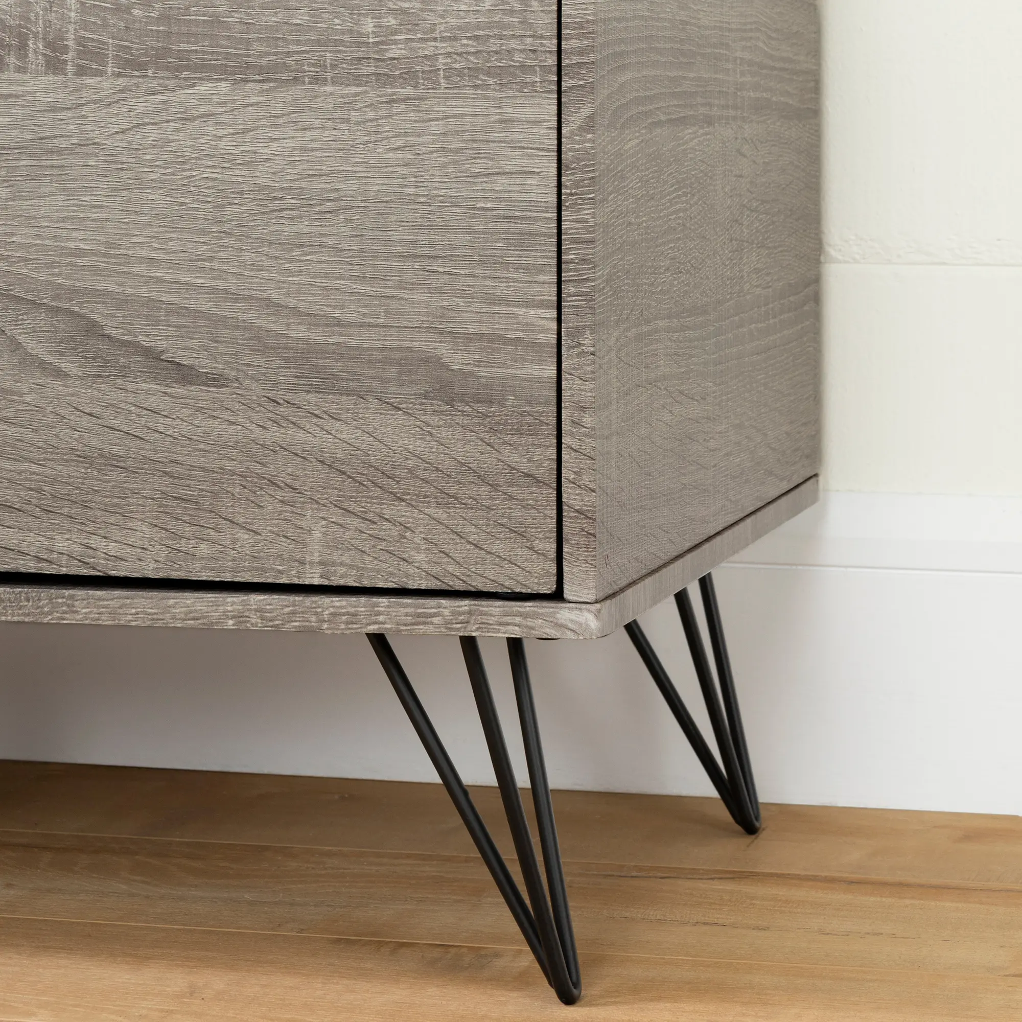 12118 Evane 47 inch Oak Caramel TV Stand with Doors-4