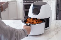 MCAF56DW Magic Chef 5.6 Quart White Digital Air Fryer-3