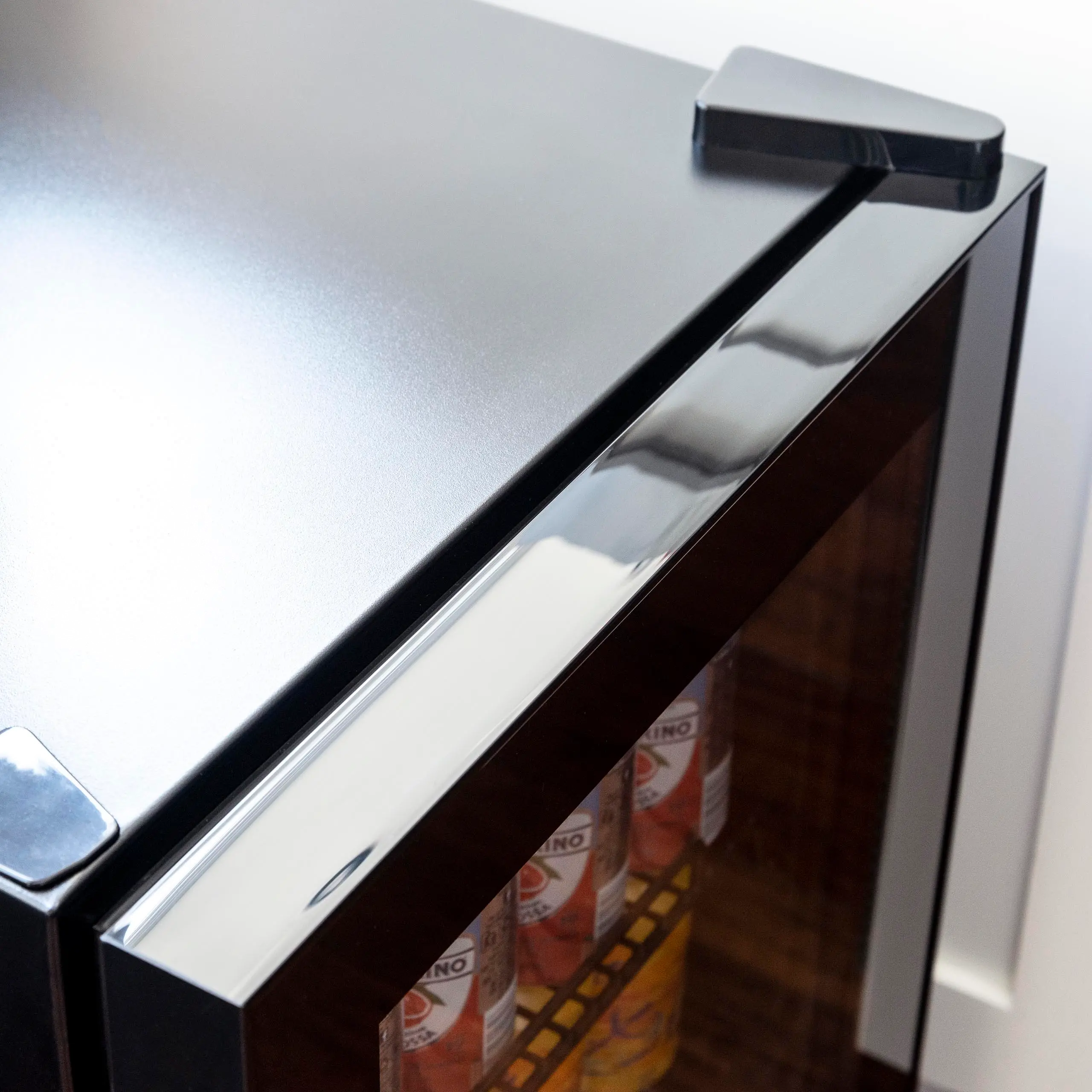 AB-850B NewAir 84-Can Mini Refrigerator Black-7
