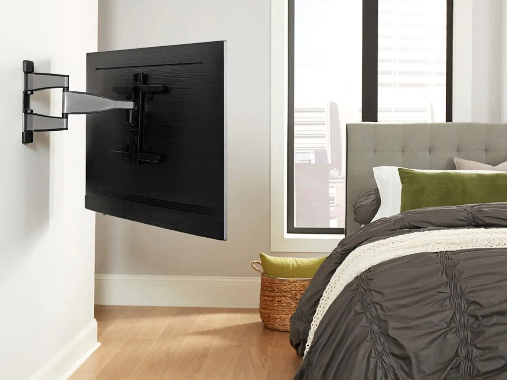 VMF720-B2 Advanced Full-Motion Premium TV Wall Mount - 32 to 55 -3
