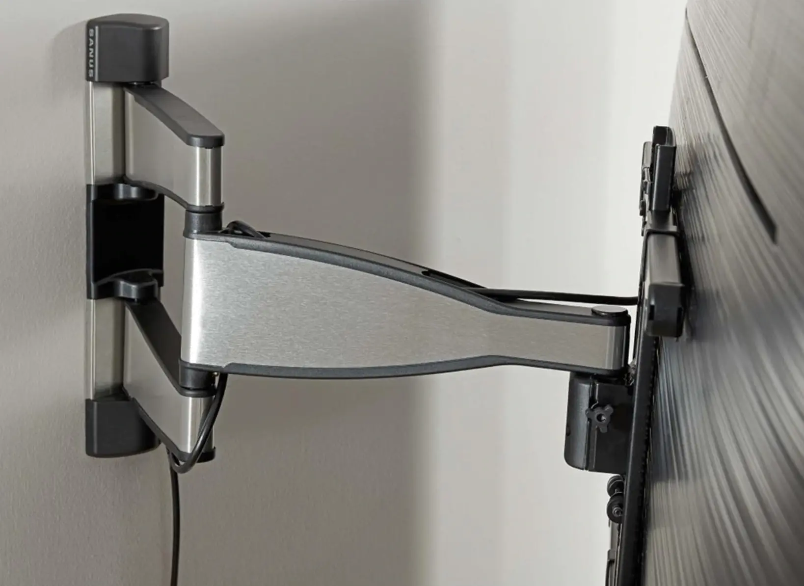 VMF720-B2 Advanced Full-Motion Premium TV Wall Mount - 32 to 55 -4