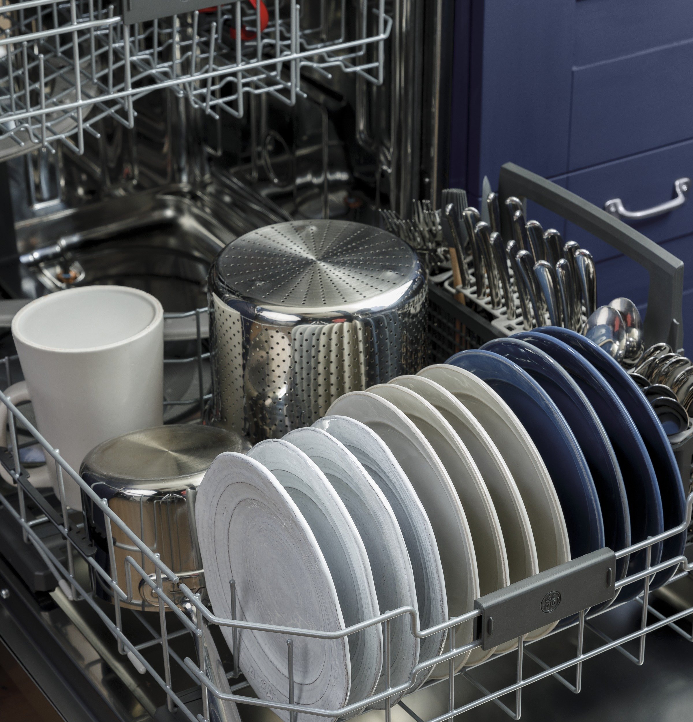 GDF645SSNSS GE Dishwasher with Front Controls and Dry Boost - Stainless Steel-7