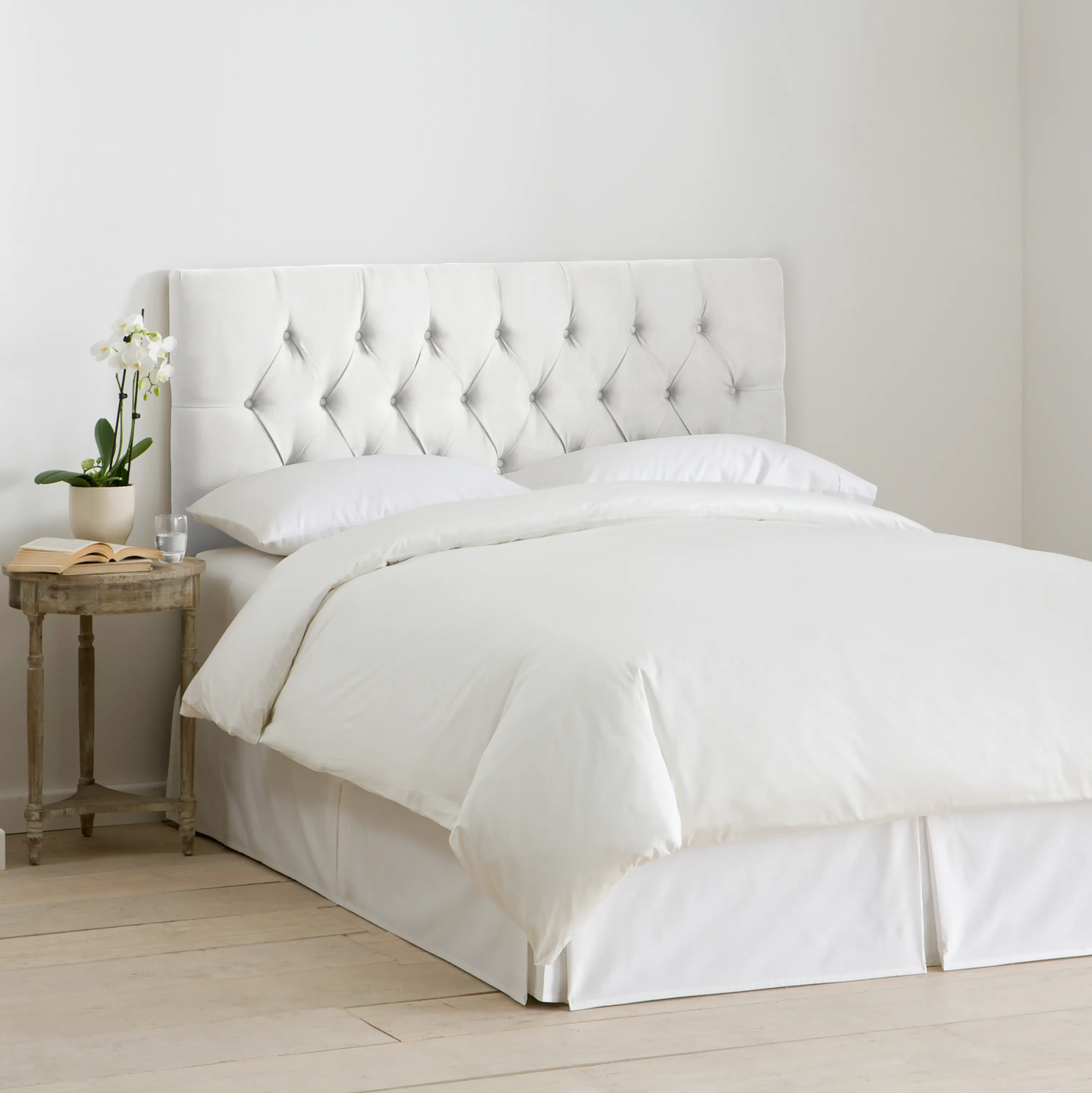 543KVLVWHT Tufted Velvet White King Upholstered Headboard-2