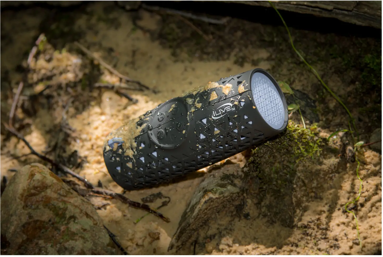 iLive Waterproof Bluetooth Speaker-3