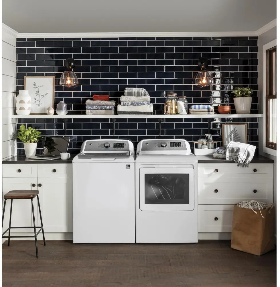 KIT GE Top Load Washer and Gas Dryer - White 720-2