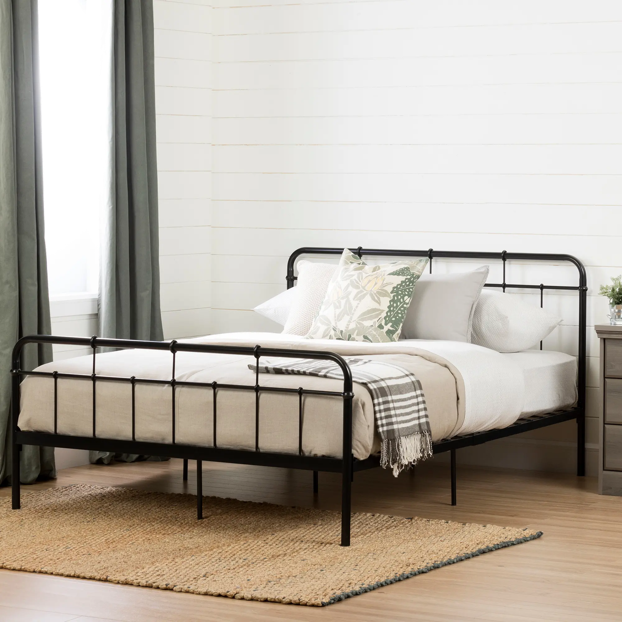 12357 Versa Black Industrial Metal Full Platform Bed-1