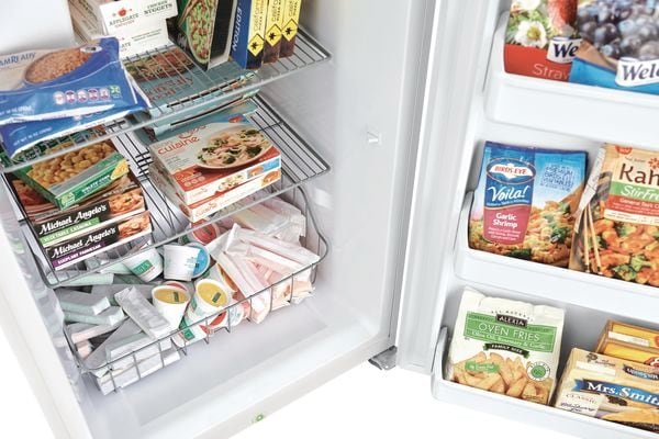 FFFU20F1UW Frigidaire Upright Freezer - 20 cu ft White-4