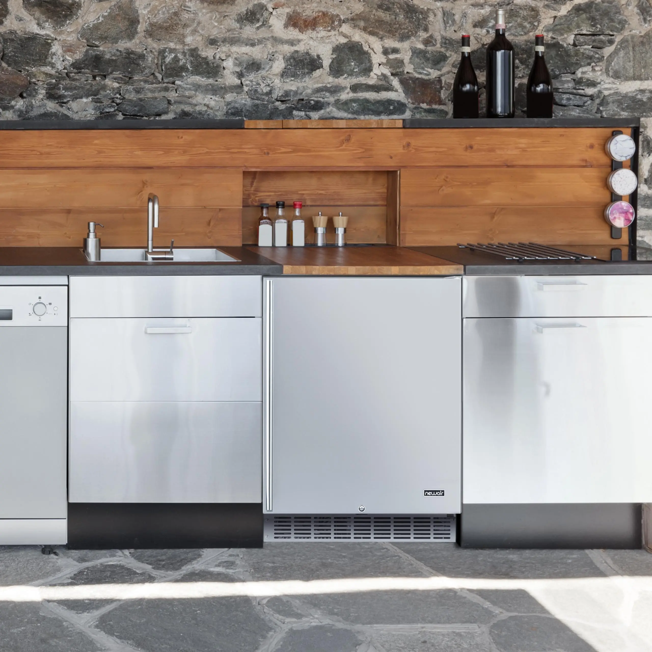 NOF160SS00 NewAir 160 Can Beverage Mini Fridge - Stainless Steel-7