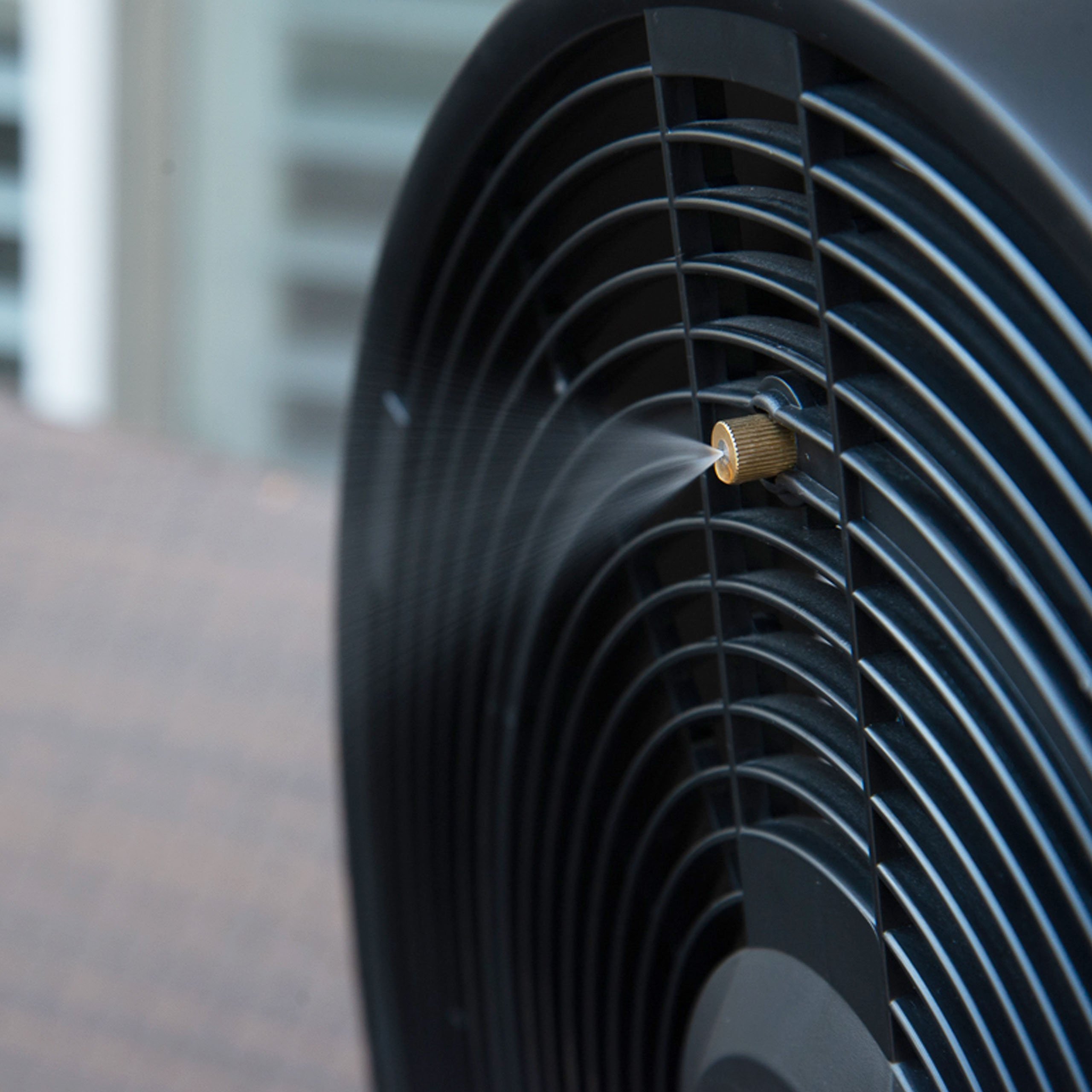 FMF2K5BK00 Frigidaire Outdoor Misting Pedestal Fan-6