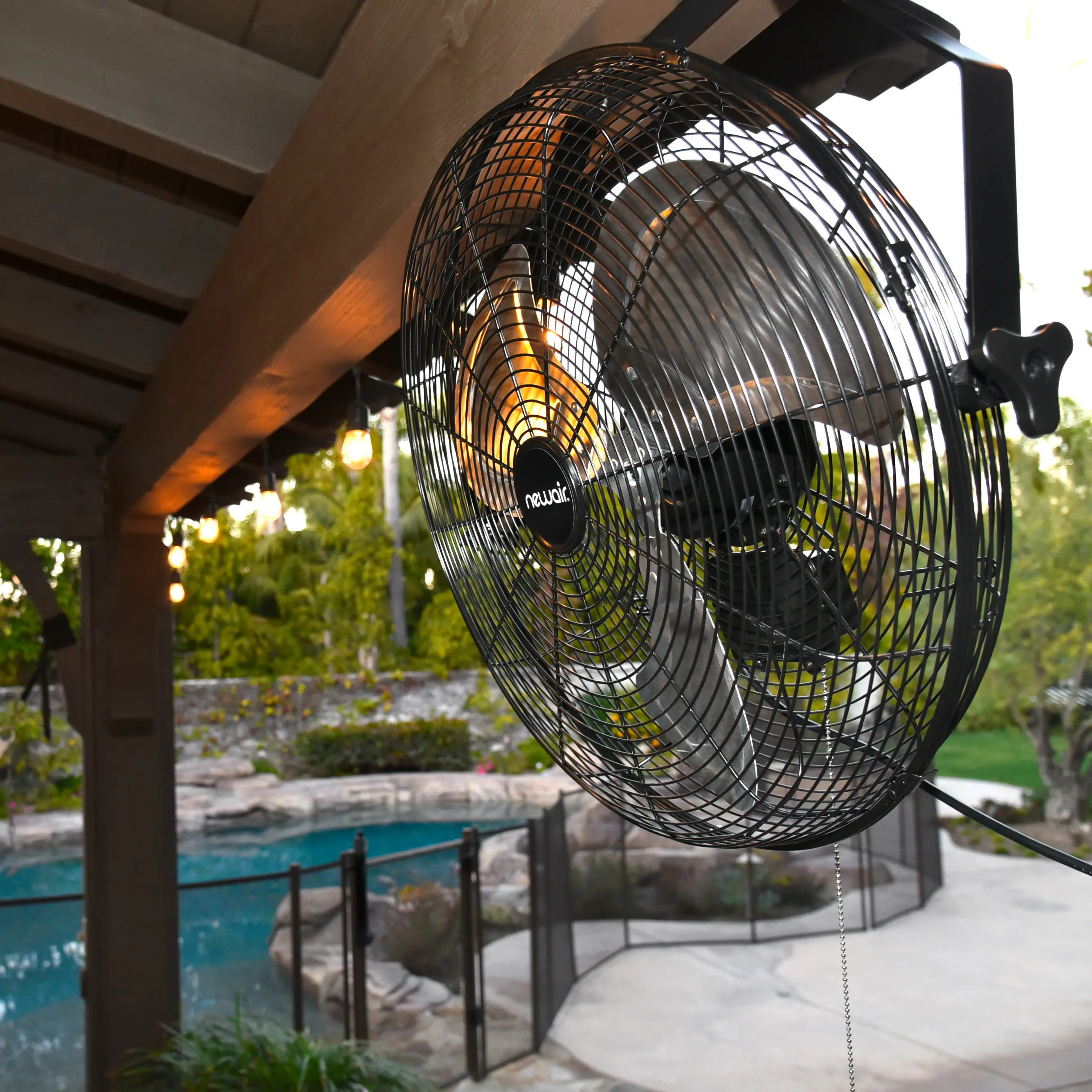 NIF18CBK00 NewAir 18 inch Outdoor Rated High Velocity Floor Fan-8