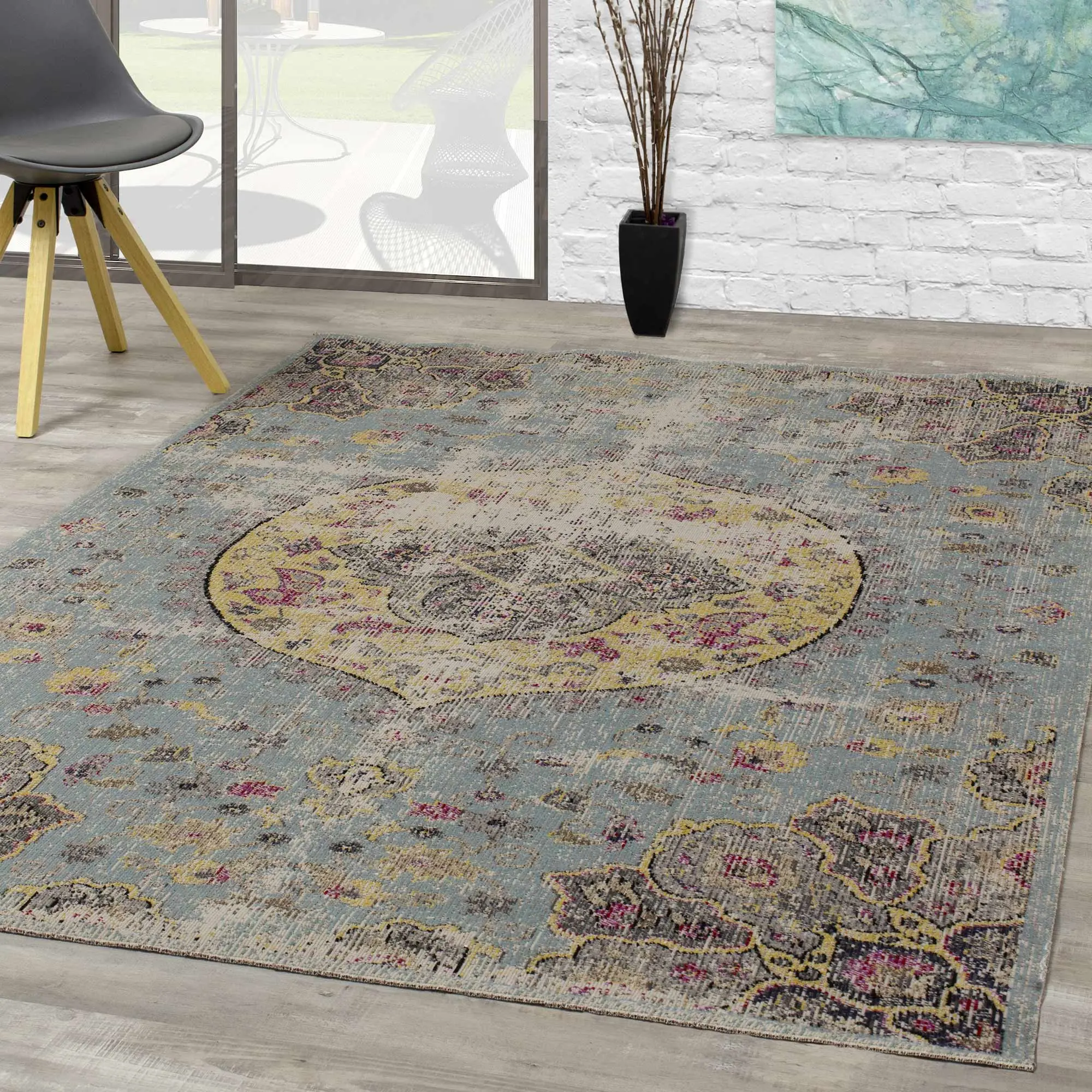 Sara 5' x 8' Blue Yellow Jewel Center Area Rug-3
