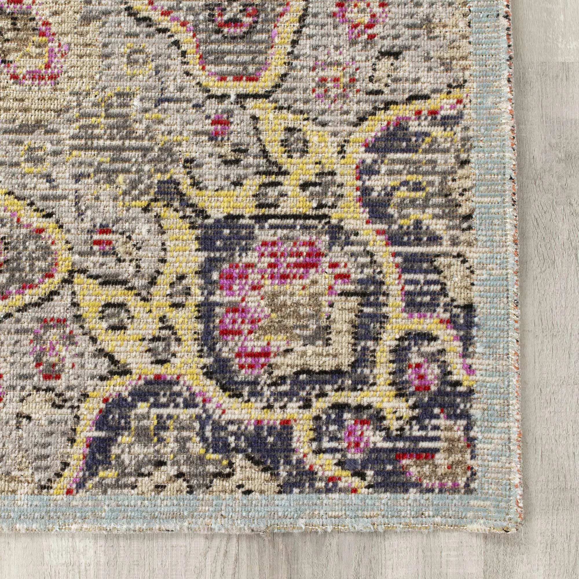 Sara 5' x 8' Blue Yellow Jewel Center Area Rug-4