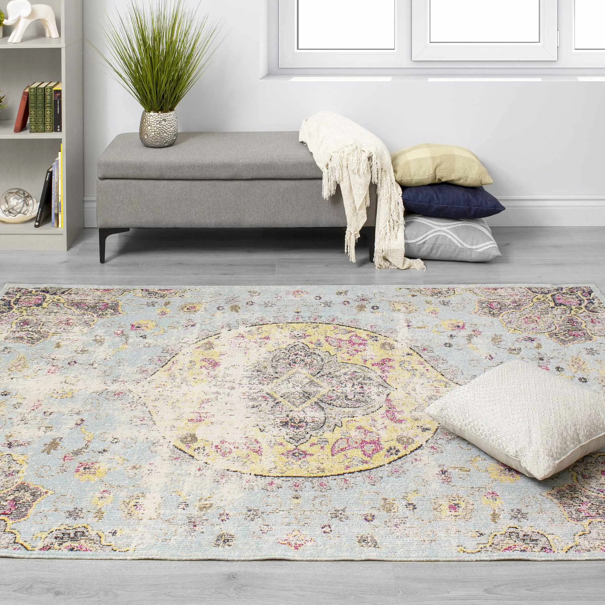 Sara 5' x 8' Blue Yellow Jewel Center Area Rug-5