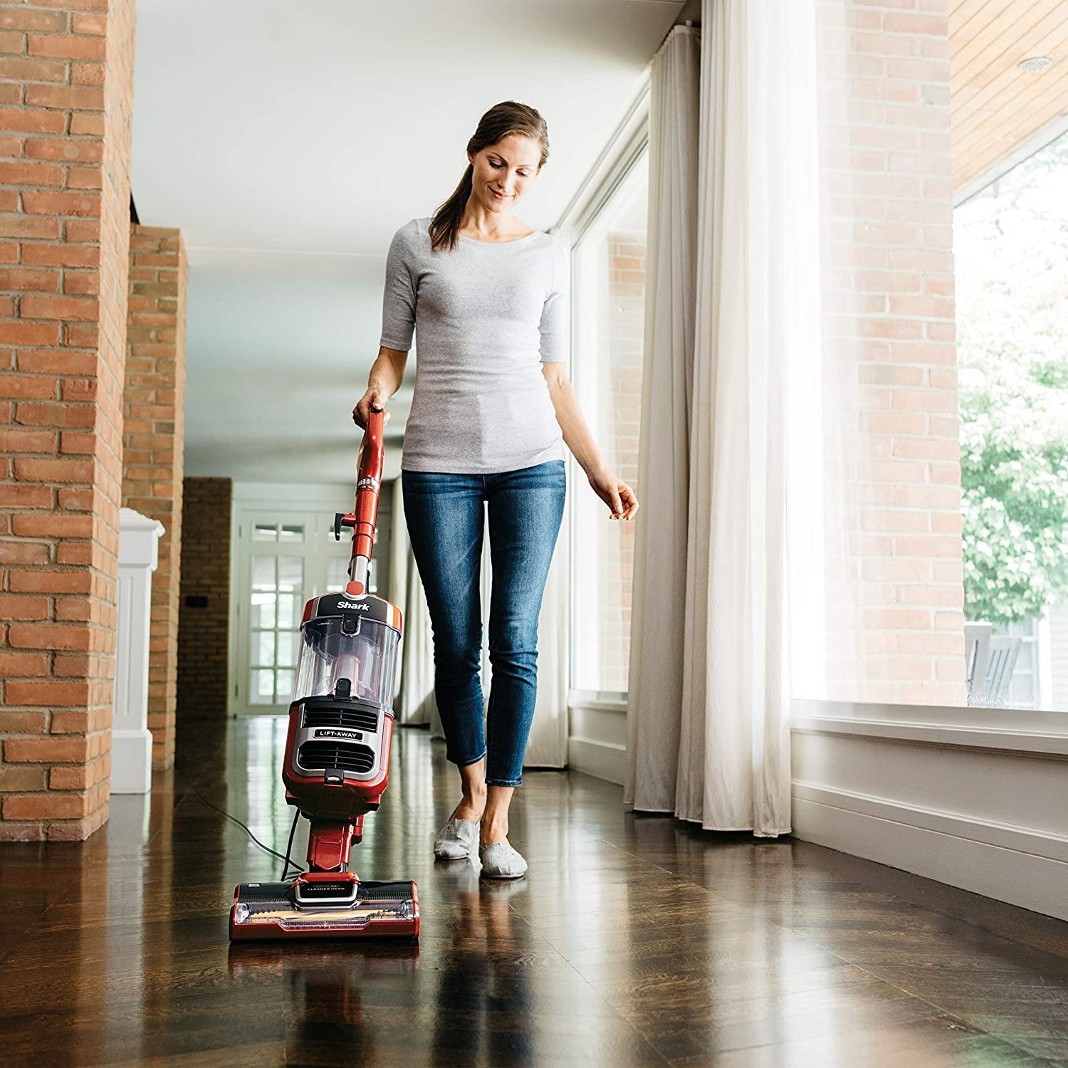 ZU561 Shark Navigator Speed Upright Vacuum with Lift-Away and Self-Cleaning Brushroll-2