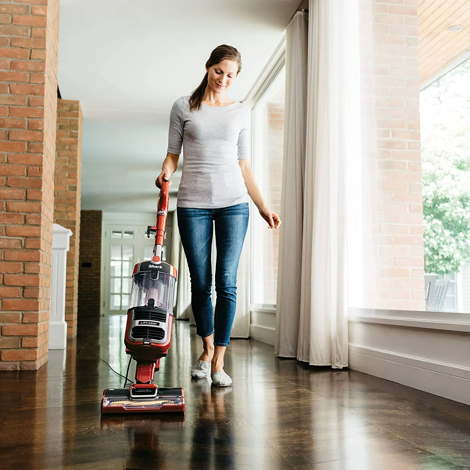 ZU561 Shark Navigator Speed Upright Vacuum with Lift-Away and Self-Cleaning Brushroll-2
