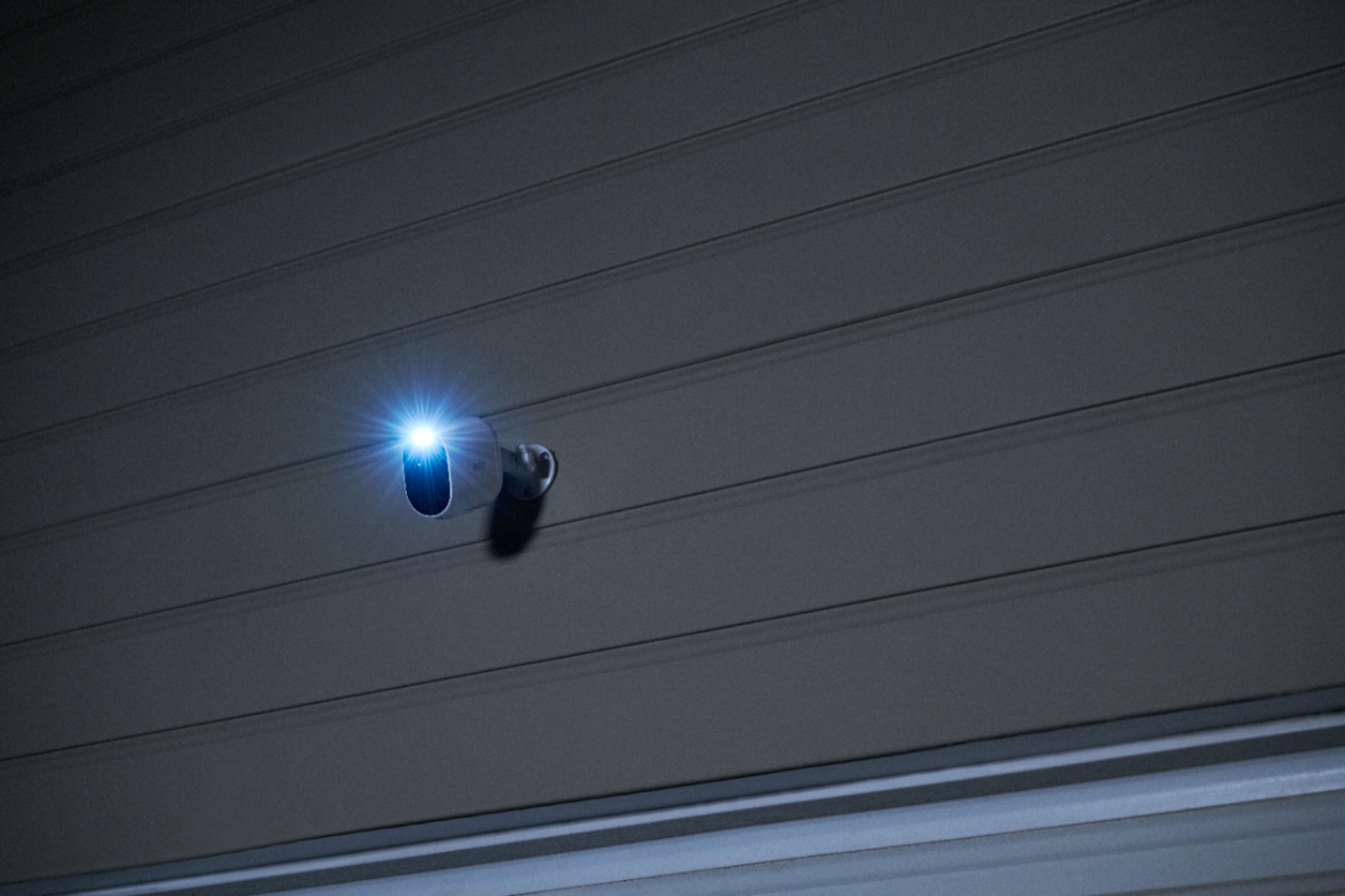 VMC2330100NAS Arlo 3-Pack Essential Spotlight Security Camera-4