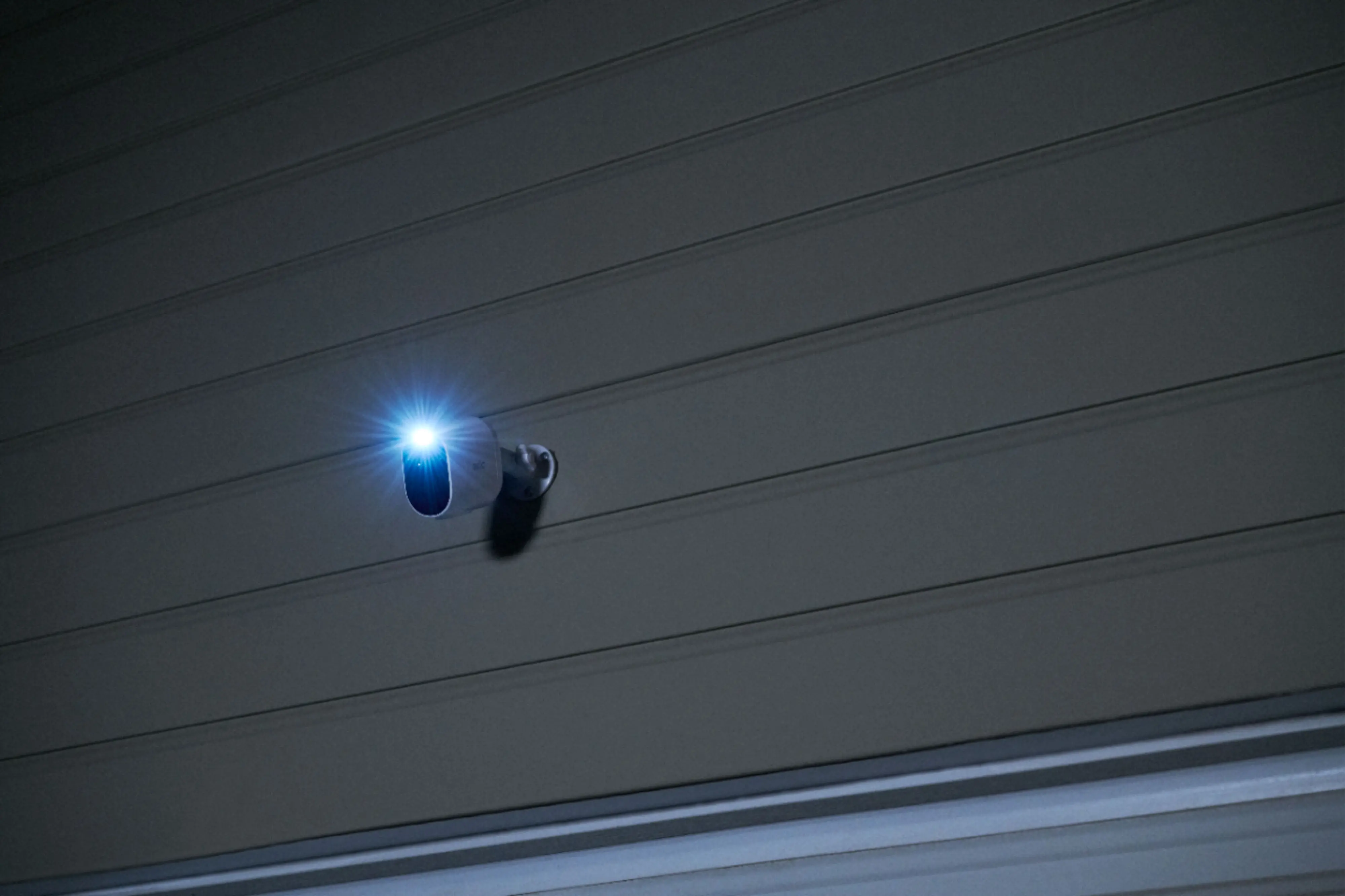VMC2330100NAS Arlo 3-Pack Essential Spotlight Security Camera-4
