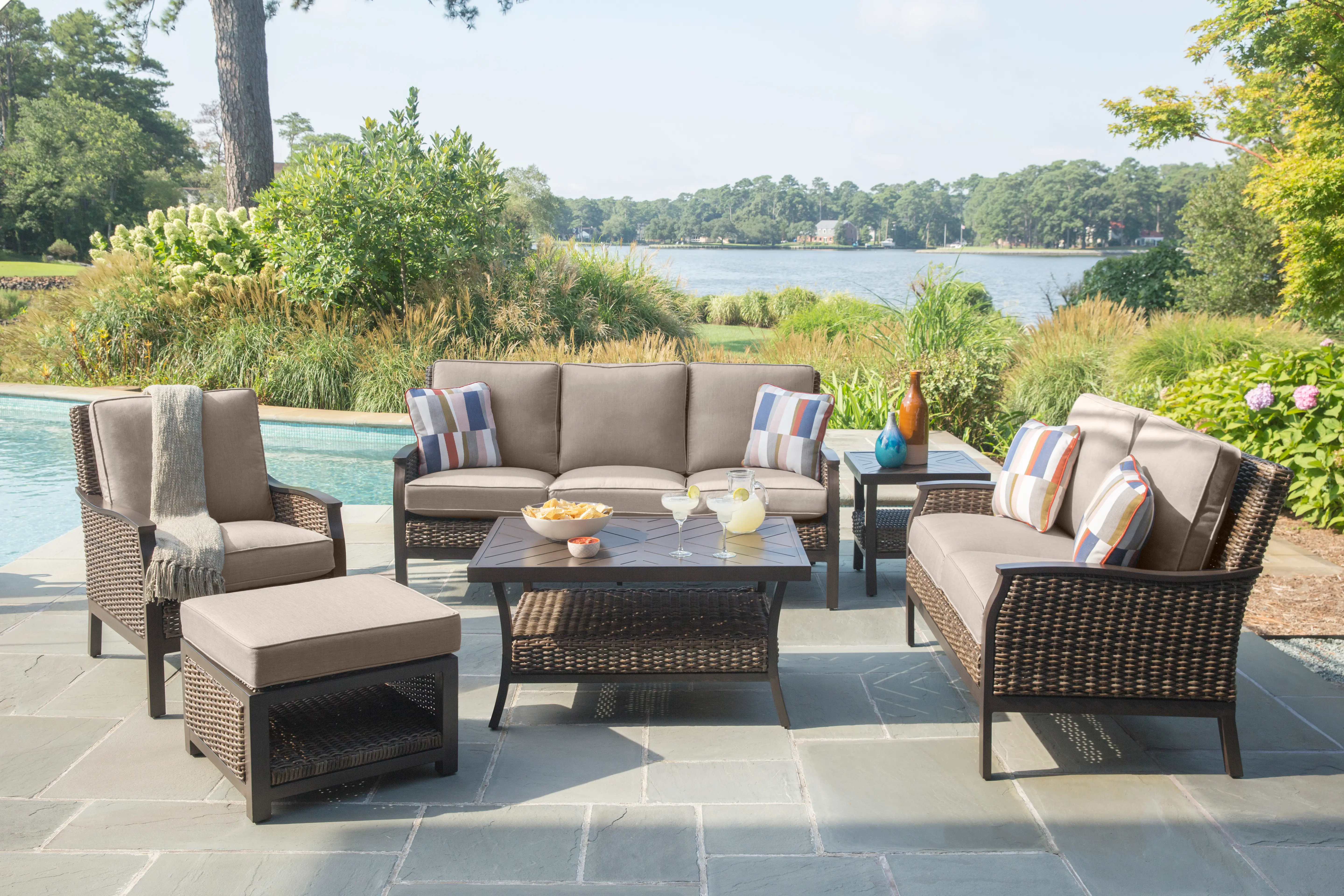 AKX15912P01 Trenton Wicker Slat Top Patio Coffee Table-2