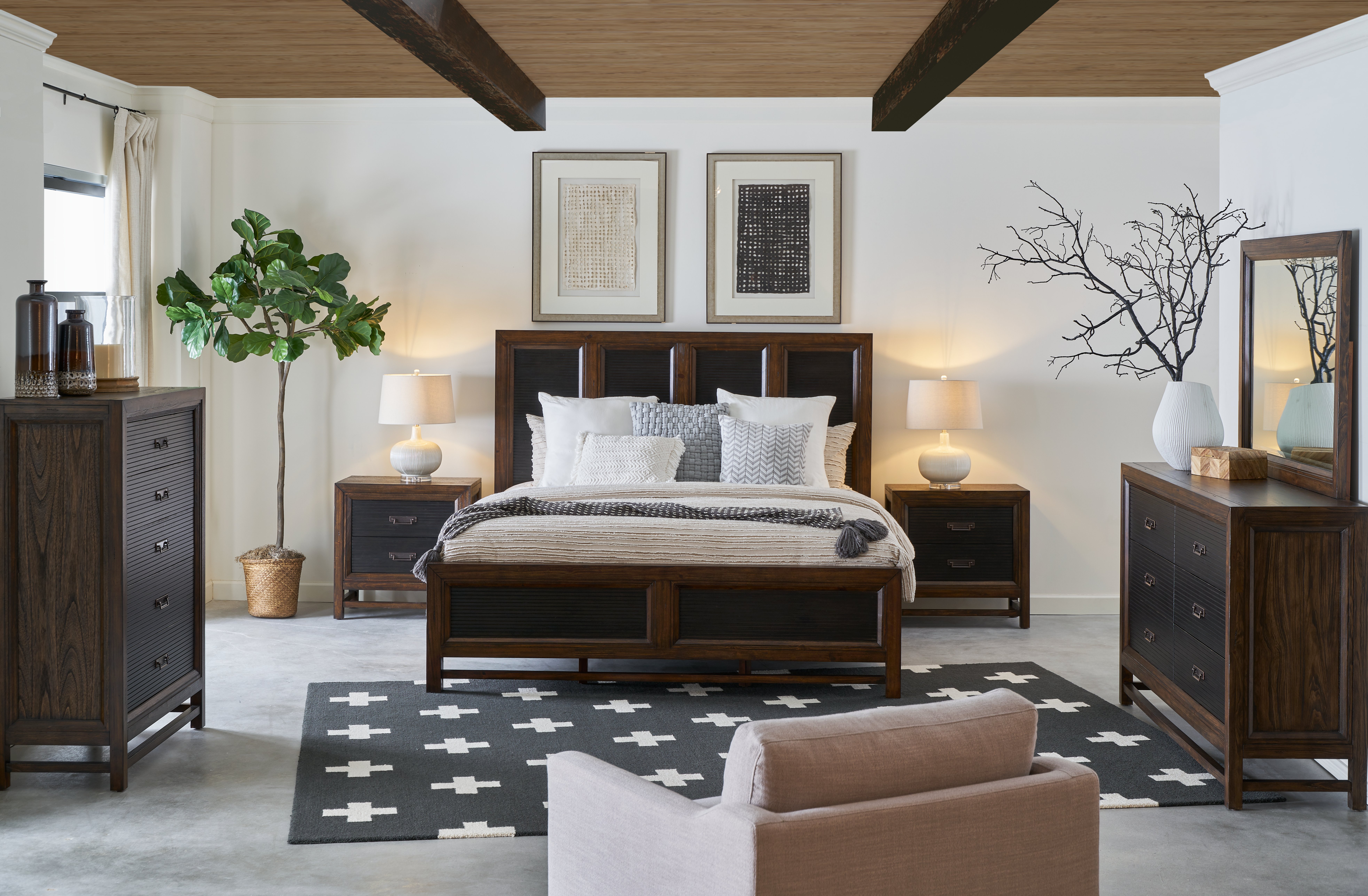 Branson Two-Tone Brown and Black 4 Piece Queen Bedroom Set-2
