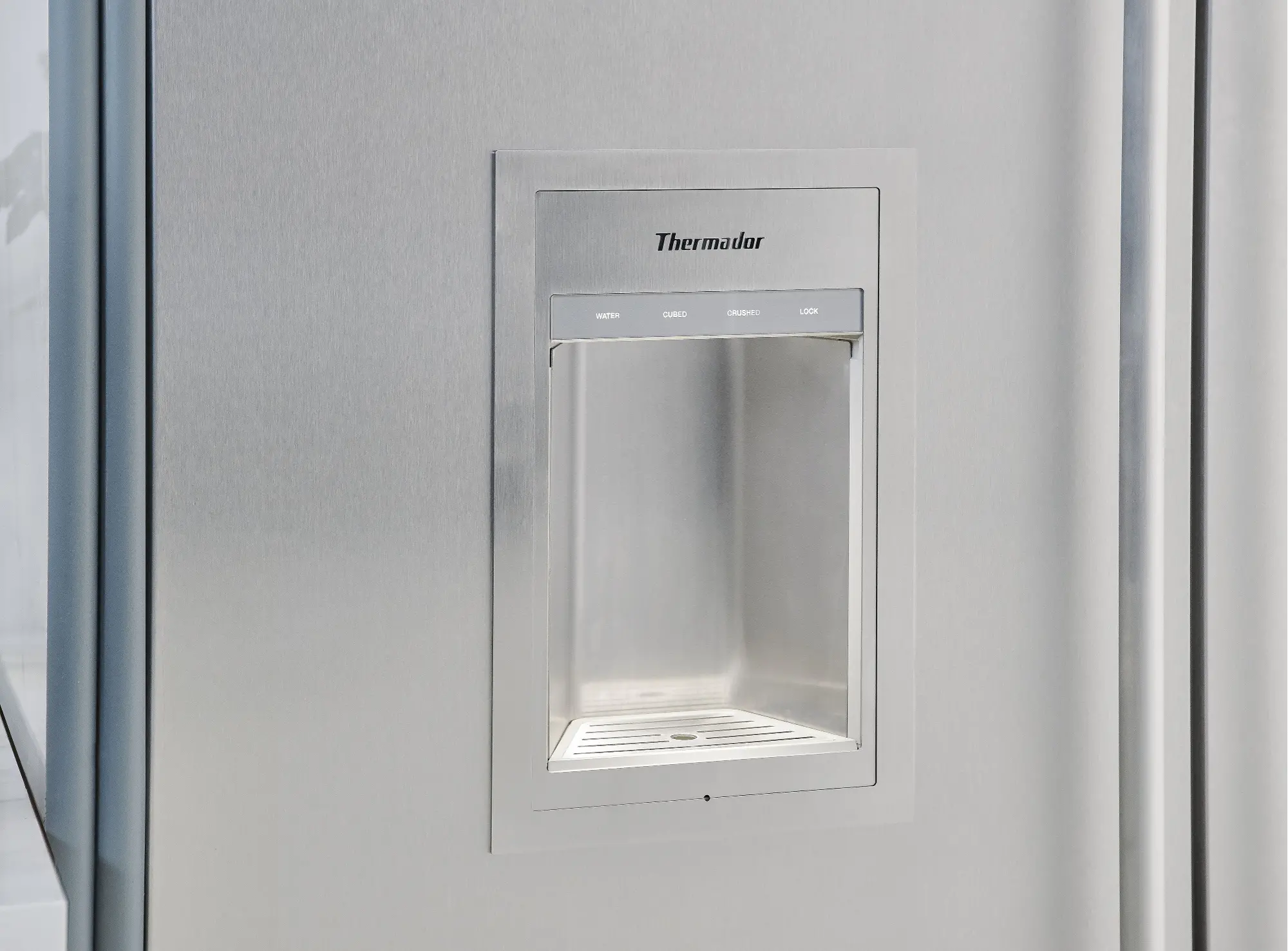 T18ID905RP Thermador 18 Inch Smart Freezer Column - Panel Ready, Right Hinge-3