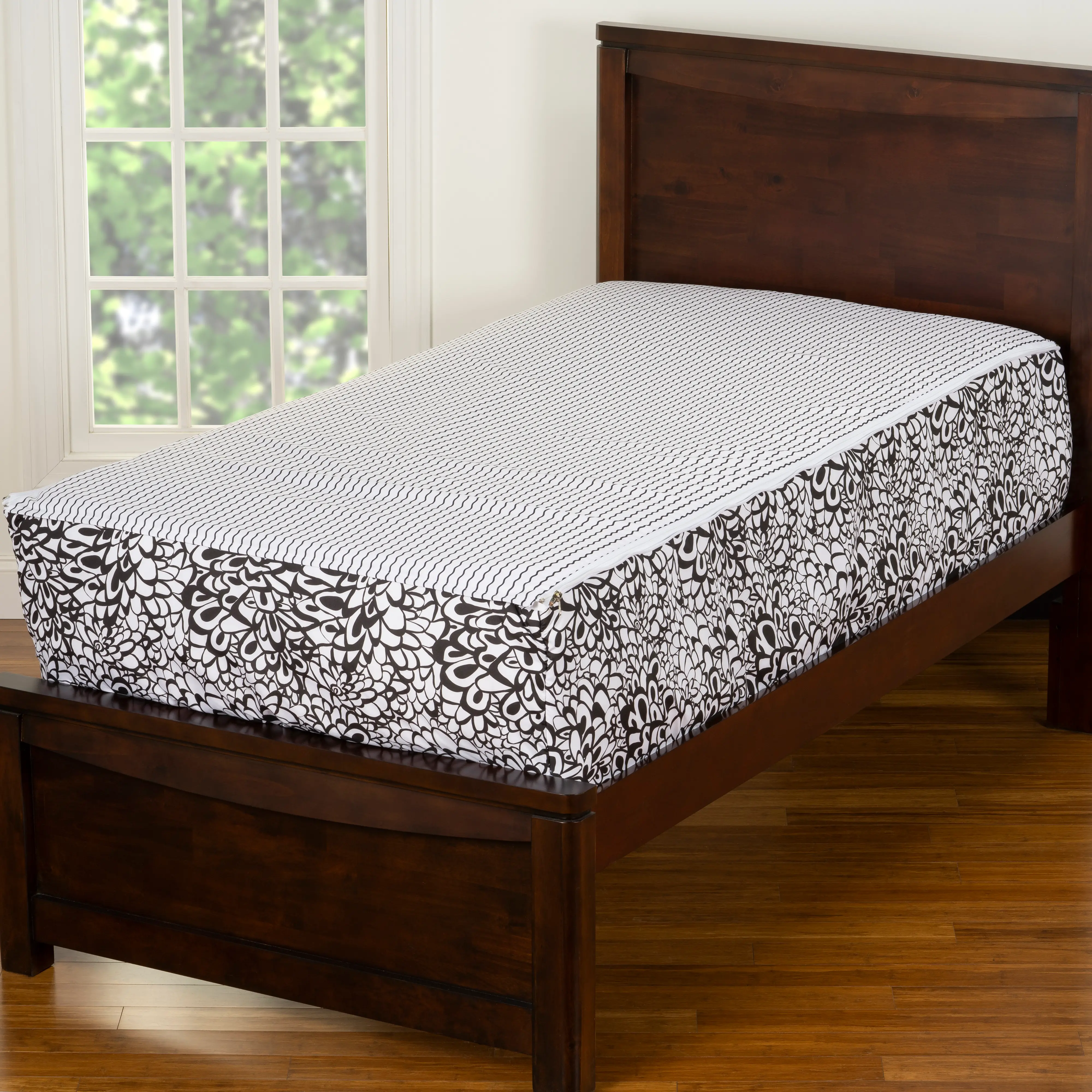 Black and White Twin Graphic Blooms Bunkie Deluxe Bedding-2
